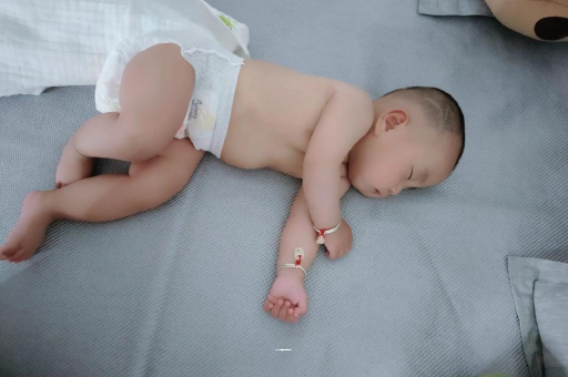 克孜勒苏几个月宝宝会抬头